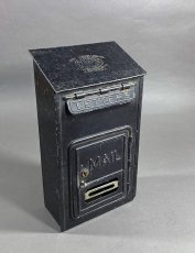 画像1: 1920-30's "CORBIN LOCK CO." Brass Wall Mount Mail Box (1)