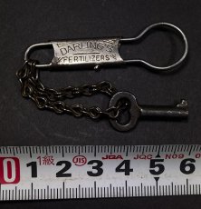 画像5: 1920-30's "DARLING'S" Advertising Key Ring (5)