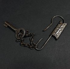 画像4: 1920-30's "DARLING'S" Advertising Key Ring (4)