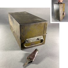 画像1: ★Art Steel Co. NEW YORK★  1930's Steel Cash Box with Key (1)