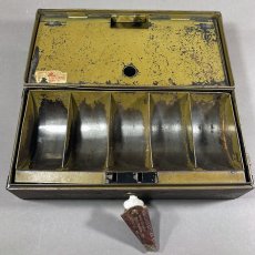 画像8: ★Art Steel Co. NEW YORK★  1930's Steel Cash Box with Key (8)