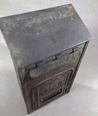 画像3: 1920-30's "CORBIN LOCK CO." Brass Wall Mount Mail Box (3)