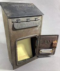 画像7: 1920-30's "CORBIN LOCK CO." Brass Wall Mount Mail Box (7)