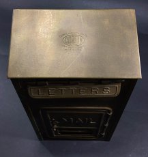 画像4: 1920-30's "CORBIN LOCK CO." Brass Wall Mount Mail Box (4)