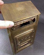 画像6: 1920-30's "CORBIN LOCK CO." Brass Wall Mount Mail Box (6)