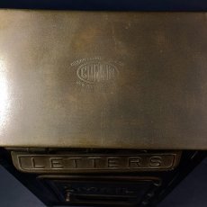 画像5: 1920-30's "CORBIN LOCK CO." Brass Wall Mount Mail Box (5)