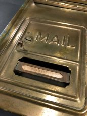 画像9: 1920-30's "CORBIN LOCK CO." Brass Wall Mount Mail Box (9)