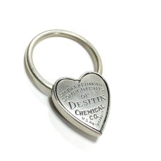 画像3:  1940's  ♡Heart Shaped♡ Advertising Key Ring  (3)