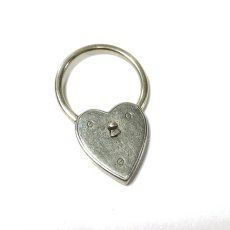 画像4:  1940's  ♡Heart Shaped♡ Advertising Key Ring  (4)