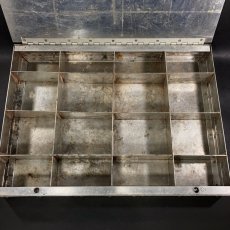 画像6: 1930-40's "Machine Age" Aluminum Riveted Parts Box (6)