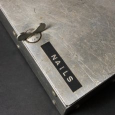 画像3: 1930-40's "Machine Age" Aluminum Riveted Parts Box (3)