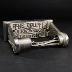 画像1: 1890-1910's "A.P.W PAPER CO. N.Y." Iron Toilet Paper Holder (1)