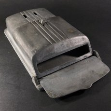 画像4: 1930-40's "STREAMLINE" Cast Aluminum Wall Mount Mail Box (4)