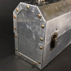 画像2: 1930's "Riveted Aluminum" Lunchbox (2)