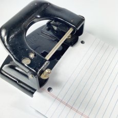 画像7: 1930's “Adjustable” 3-HOLE Paper Punch  【Dead-Stock】 (7)