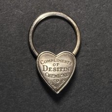 画像1:  1940's  ♡Heart Shaped♡ Advertising Key Ring  (1)