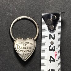 画像6:  1940's  ♡Heart Shaped♡ Advertising Key Ring  (6)