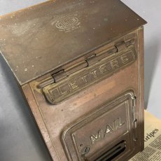 画像4: 1920-30's "CORBIN LOCK CO." Brass Wall Mount Mail Box (4)