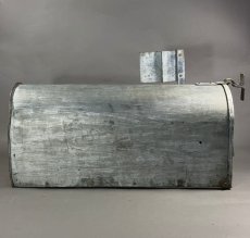 画像10: Early 1920's "Galvanized Steel " RURAL U.S. MAILBOX (10)