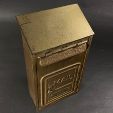 画像2: 1920-30's "CORBIN LOCK CO."  Brass Wall Mount Mail Box (2)