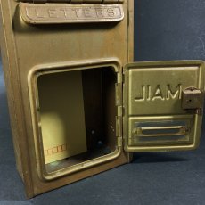 画像7: 1920-30's "CORBIN LOCK CO."  Brass Wall Mount Mail Box (7)