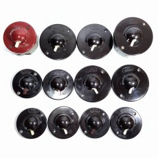 画像2: 1920-30's   ★ Art Deco ★ “ROUND” Bakelite Switch  -＊12個セット＊-  【Dark Brown＆Wine Red】 (2)