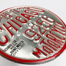 画像2: 【1971 CHICAGO】Motorcycle Vehicle Tax License Plate Medallion Tag (2)