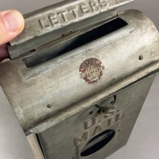 画像5: 1910's Galvanized Steel U.S. MAILBOX　 ★with KEYS★ (5)