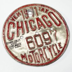 画像1: 【1971 CHICAGO】Motorcycle Vehicle Tax License Plate Medallion Tag (1)