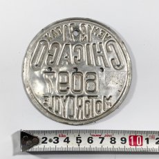 画像4: 【1971 CHICAGO】Motorcycle Vehicle Tax License Plate Medallion Tag (4)