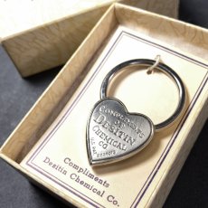 画像1: -✴︎N.O.S.✴︎-  　1940's  ♡Heart Shaped♡ Advertising Key Ring (1)