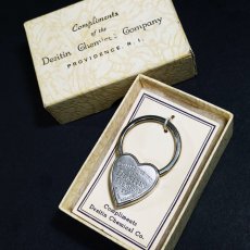 画像2: -✴︎N.O.S.✴︎-  　1940's  ♡Heart Shaped♡ Advertising Key Ring (2)