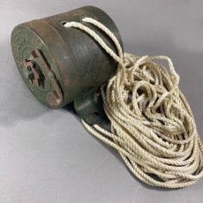 画像5: 1910-20's "DUSTLESS" Wood Handle Clothes-Line Reel (5)