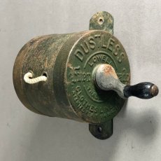 画像2: 1910-20's "DUSTLESS" Wood Handle Clothes-Line Reel (2)