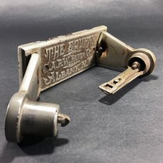 画像4: 1890-1910's ★A.P.W PAPER CO. N.Y.★ Iron Toilet Paper Holder (4)