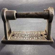 画像8: 1890-1910's ★A.P.W PAPER CO. N.Y.★ Iron Toilet Paper Holder (8)