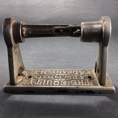 画像7: 1890-1910's ★A.P.W PAPER CO. N.Y.★ Iron Toilet Paper Holder (7)