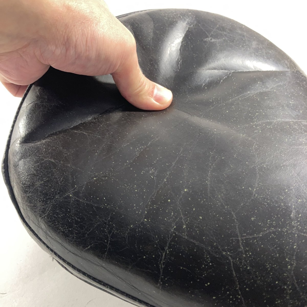画像7: 1960's  Original ☆Bates☆ Leather Solo Seat (7)