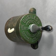 画像1: 1910-20's "DUSTLESS" Wood Handle Clothes-Line Reel (1)