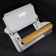 画像5: 1920-30's German-Deco "Cast-Iron" Toilet Paper Holder (5)