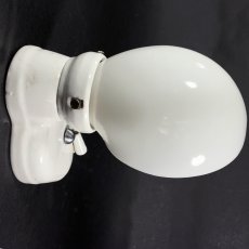 画像4: 1920-30's Art Deco "Porcelain＆Milk Glass" Bathroom Lamp (4)