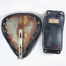 画像22: -＊Mint Condition＊-　 1960's ★Genuine Bates★  “Tuck Roll” Leather  Solo Seat & Pillion Pad (22)