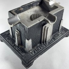 画像1: 1920-30's Art Deco ★SKYSCRAPER★  Cast Aluminum Ashtray (1)