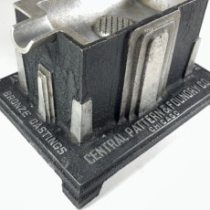 画像6: 1920-30's Art Deco ★SKYSCRAPER★  Cast Aluminum Ashtray (6)
