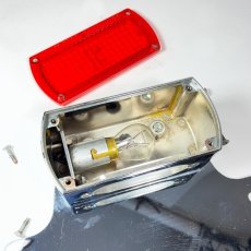 画像10: -＊New Old Stock＊- 【D.S.C.】 1970's “THE KNIGHT” Square Tail Light  w/ License Plate Base (10)