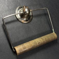 画像1: 1910-20's "Nickle Plated Brass"  Toilet Paper Holder (1)