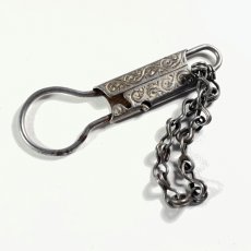 画像4: 1910-20's "Relief Design" Key Ring (4)