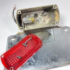 画像7: 【D.S.C.】 1960-70's “THE KNIGHT”  Square Tail Light & License Plate Base (7)