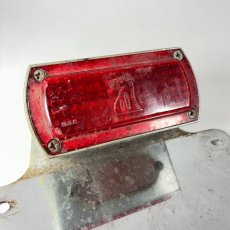 画像2: 【D.S.C.】 1960-70's “THE KNIGHT”  Square Tail Light & License Plate Base (2)