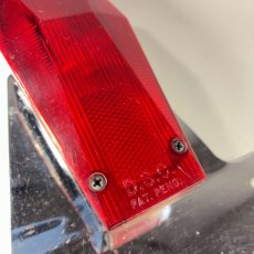画像3: ⚡️D.S.C.⚡️  1970's “Coffin” Tail Light  w/ Original Backing Plate (3)